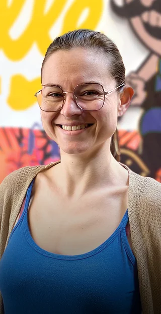 Marie LAFIEVRE, fondatrice de l'Atelier, concept artist, illustratrice, responsable du suivi professionnel et de la Bottega, streameuse, animatrice 2D/3D